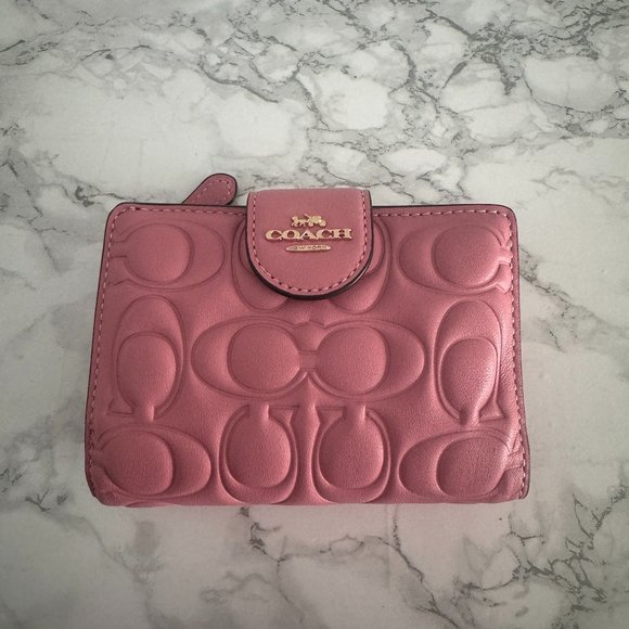 coach Medium Corner Zip Wallet With Signature Leather cm241 - Picture 1 of 7